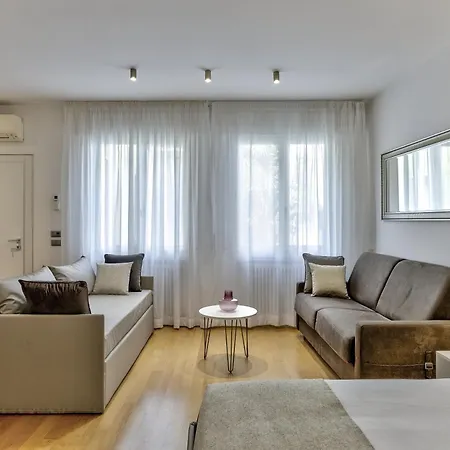 Prato Della Valle 34 *